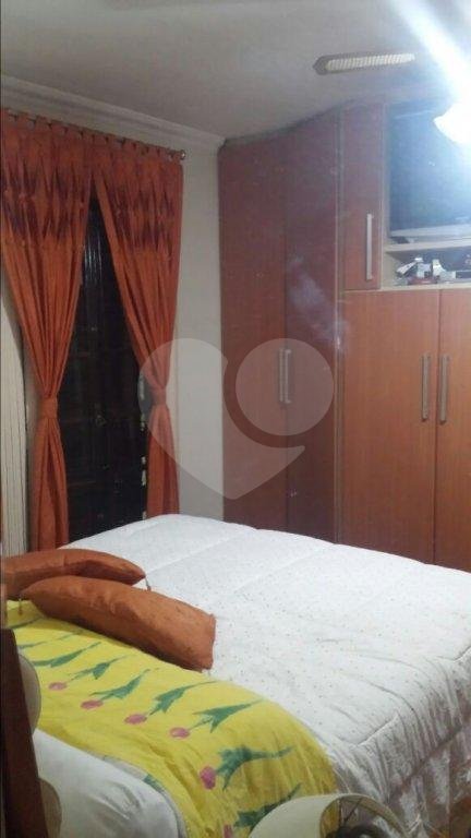 Casa à venda com 3 quartos, sendo 1 suíte, no condomínio Jardim das Pedras, São Paulo - SP
