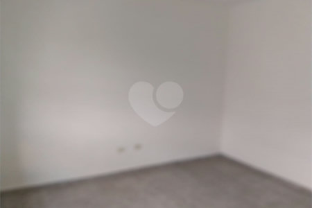 Sobrado à venda com 3 quartos, sendo 1 suíte, em Parque Ramos Freitas, São Paulo, SP