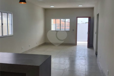 Casa Térrea à venda com 3 quartos, sendo 1 suíte, em Jardim Jockey Club, Cuiabá, MT