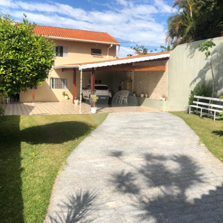 Casa à venda com 3 quartos, sendo 2 suítes,  em Jardim do Lago, Atibaia, SP