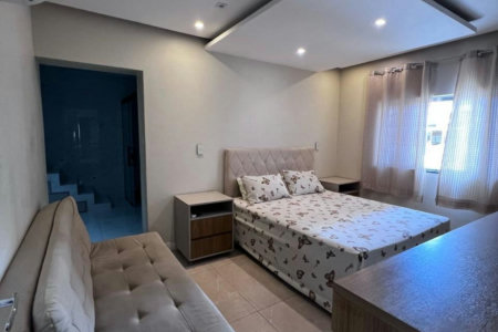 Casa à venda com 8 quartos, sendo 2 suítes, em Flórida, Praia Grande, SP
