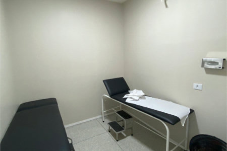 Salão Comercial para alugar em Vila Romanópolis, Ferraz de Vasconcelos, SP