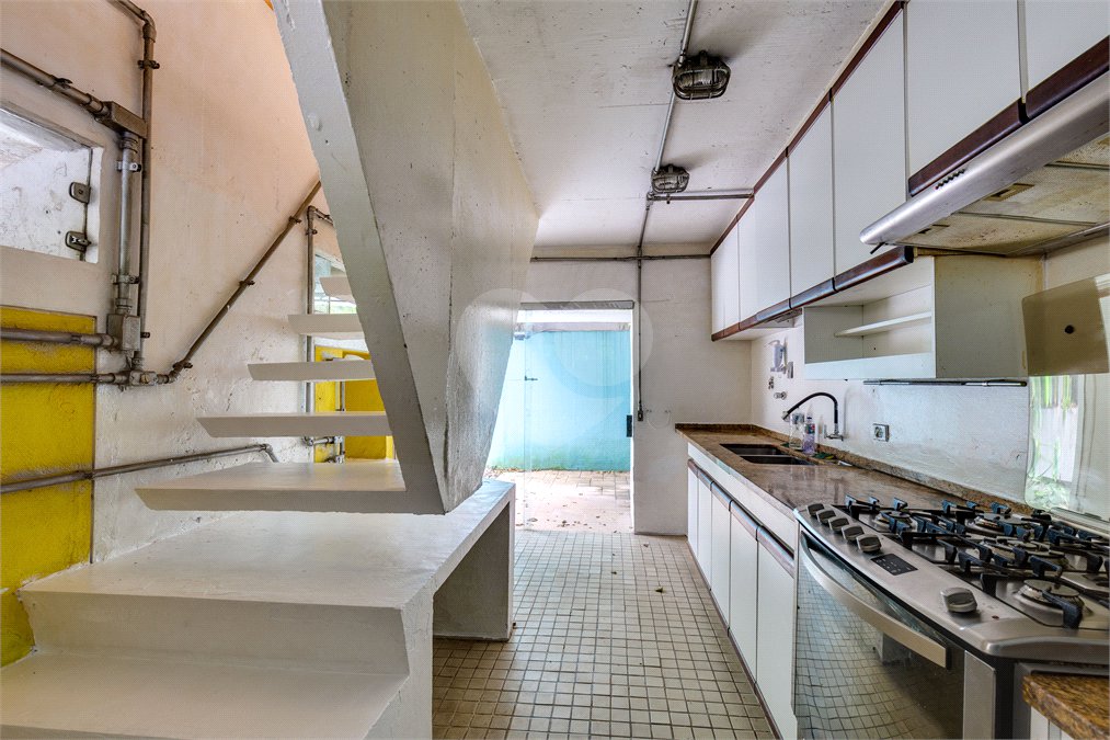 Casa de Vila à venda ou para alugar com 4 quartos, sendo 1 suíte, em Granja Julieta, São Paulo, SP