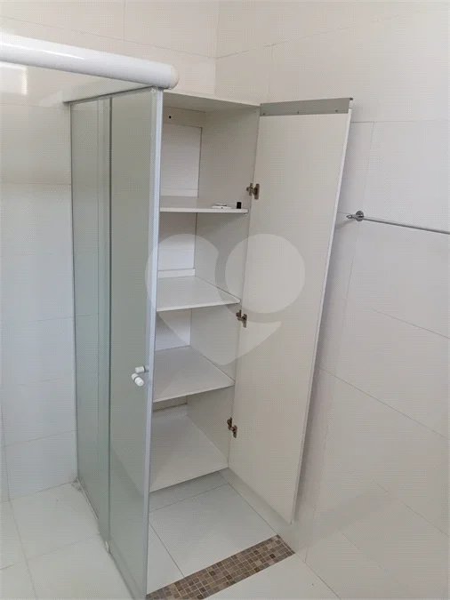 Casa à venda com 3 quartos, sendo 1 suíte,  no condomínio Residencial Eldorado, São Carlos - SP