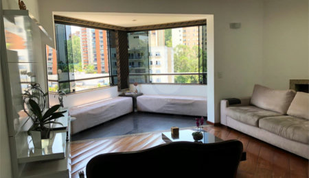 Cobertura à venda com 5 quartos, sendo 3 suítes,  em Vila Andrade, São Paulo, SP