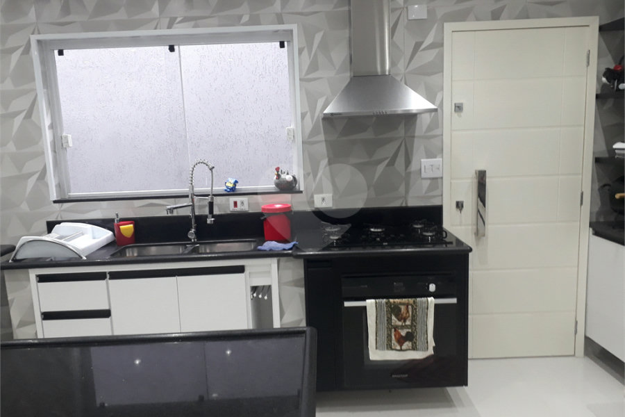 Sobrado à venda com 4 quartos, sendo 1 suíte, em Tremembé, São Paulo, SP