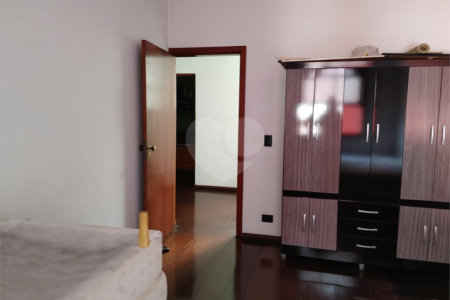Casa à venda com 4 quartos, sendo 2 suítes, em Parque dos Príncipes, São Paulo, SP