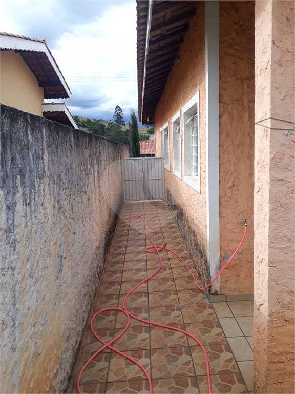 Casa à venda com 2 quartos no Centro, Bom Jesus dos Perdões, SP