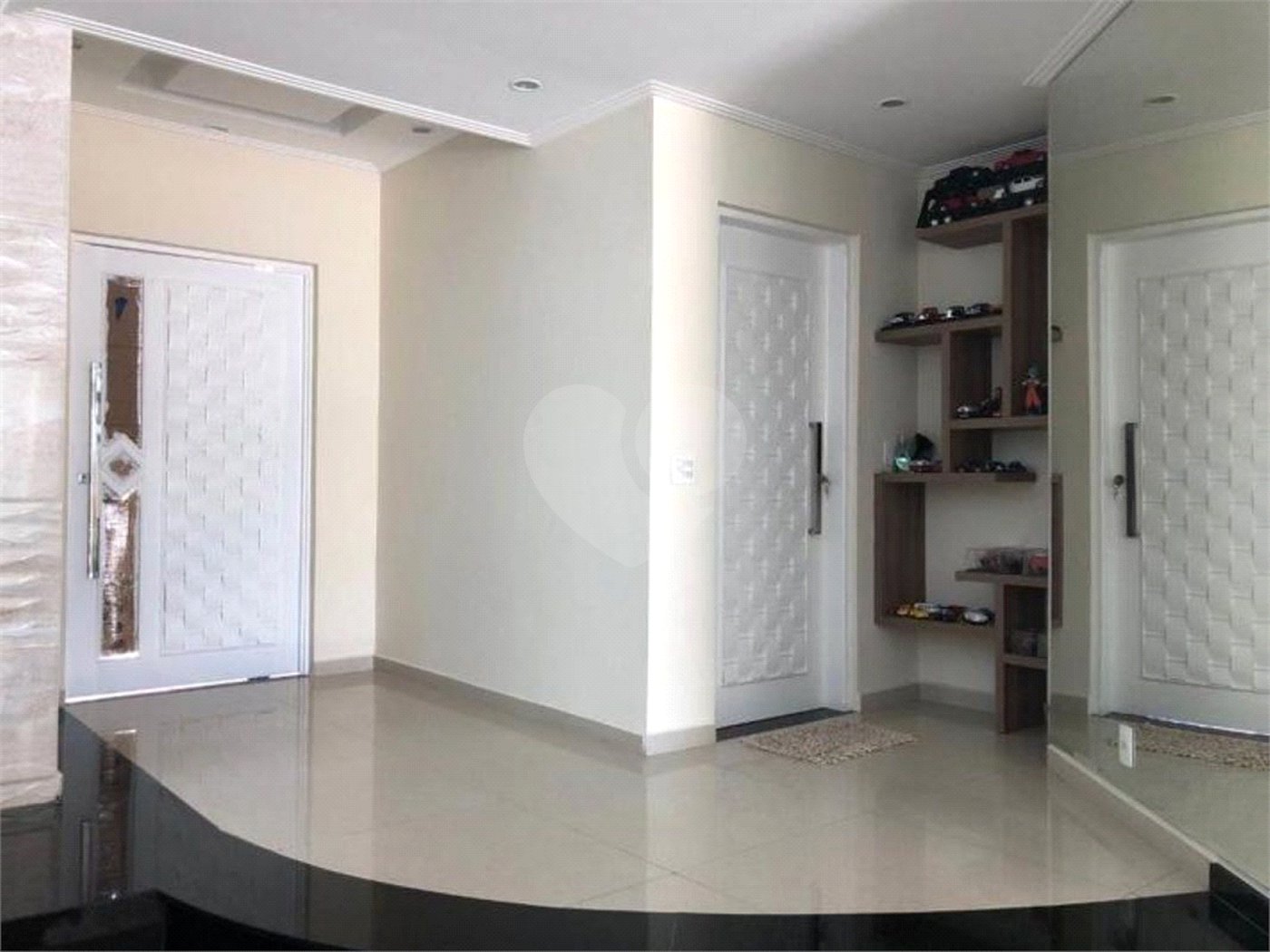 Casa à venda com 4 quartos, sendo 2 suítes, no condomínio Terras de São Francisco, Vinhedo - SP