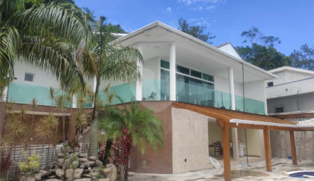 Casa à venda ou para alugar com 4 suítes no condomínio Alpes da Cantareira, Mairiporã - SP