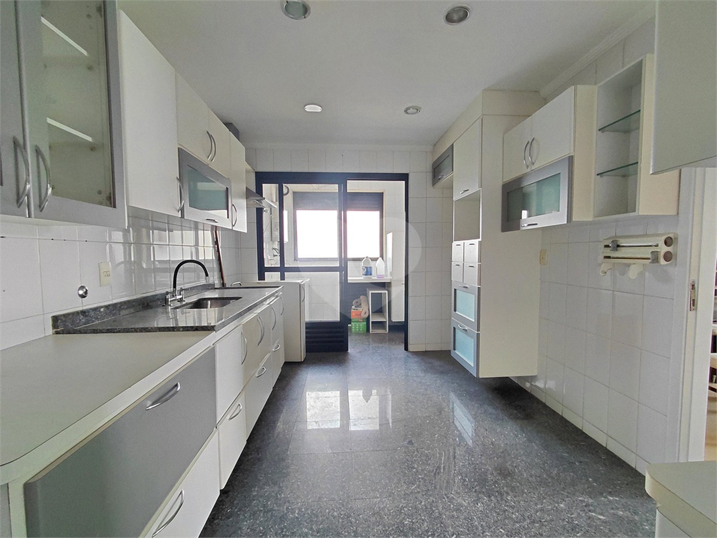 Apartamento à venda com 3 suítes em Vila Romana, São Paulo, SP