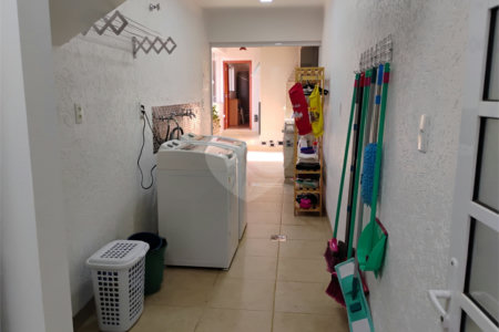 Sobrado à venda com 4 quartos, sendo 3 suítes,  em Jardim Marabá, Itapetininga, SP