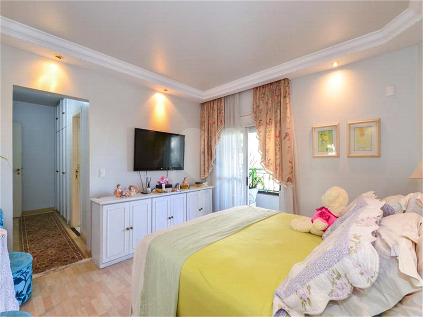 Apartamento à venda com 3 suítes em Vila Suzana, São Paulo, SP