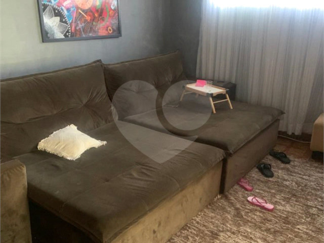 Sobrado à venda com 4 quartos, sendo 2 suítes,  em Horto, São Paulo, SP
