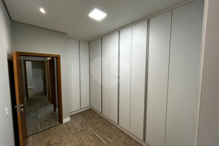 Casa para venda no condomínio de alto padrão Damha III,