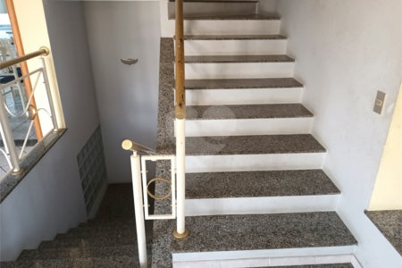 Casa à venda com 4 quartos, sendo 3 suítes, no condomínio Arujá 5, Arujá - SP