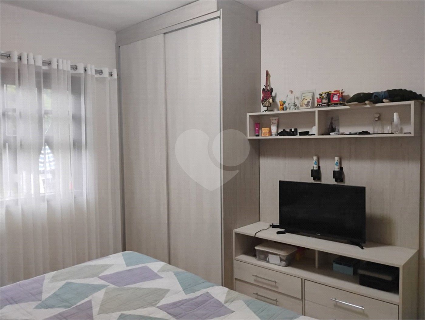 Casa à venda com 3 quartos, sendo 1 suíte,  em Vila Suissa, Mogi das Cruzes, SP