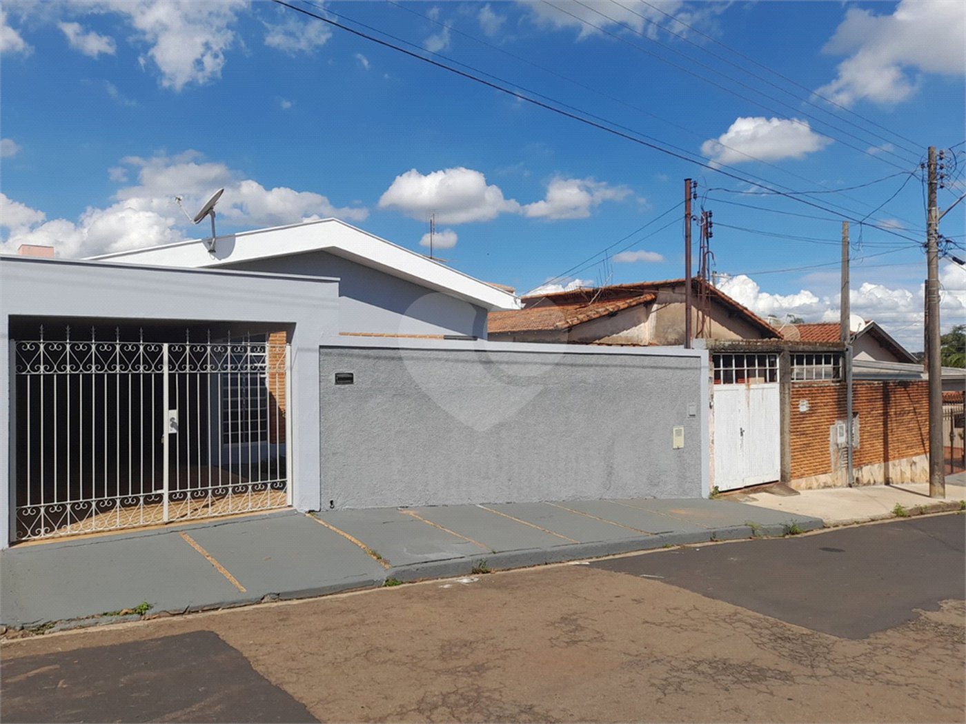 Casa Disponível para Venda ou Locação na Vila Nery – Ideal para Residência ou Comércio