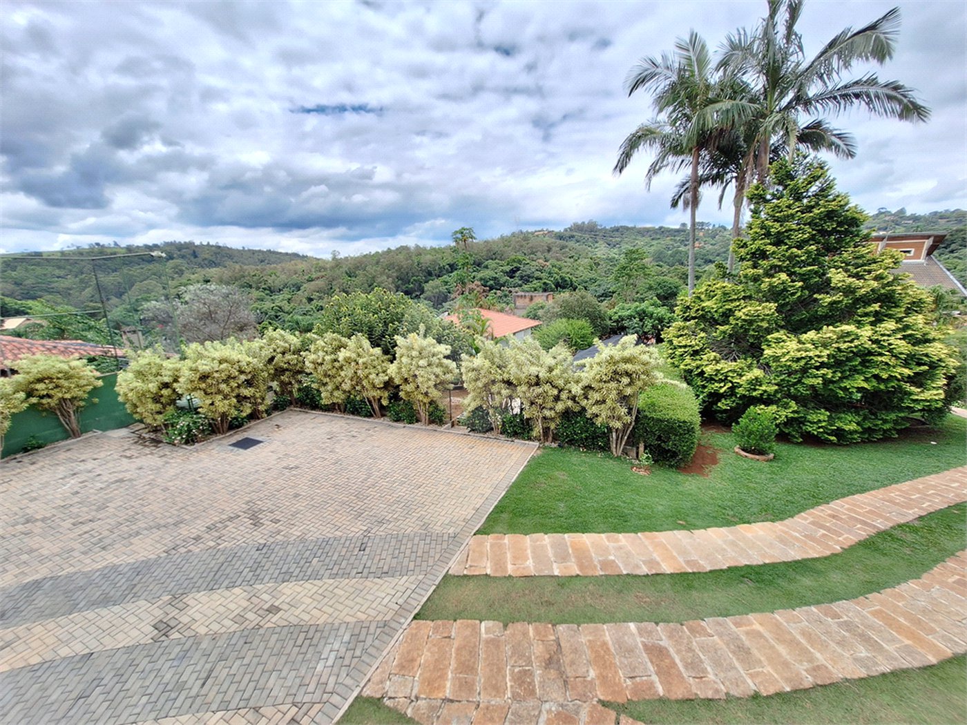 Casa à venda com 7 quartos, sendo 3 suítes, no condomínio Chacaras do Lago, Vinhedo - SP
