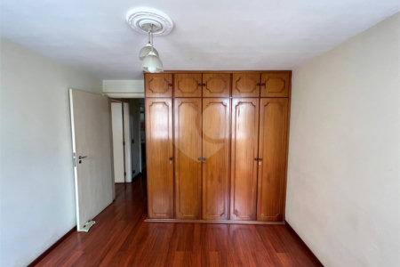 Apartamento à venda com 3 quartos, sendo 1 suíte, em Itaim Bibi, São Paulo, SP