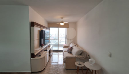 Apartamento à venda com 3 quartos, sendo 1 suíte,  em Vila Paiva, São Paulo, SP