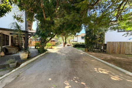 Casa em condomínio à venda com 3 quartos, sendo 1 suíte,  em Manguinhos, Armação dos Búzios, RJ