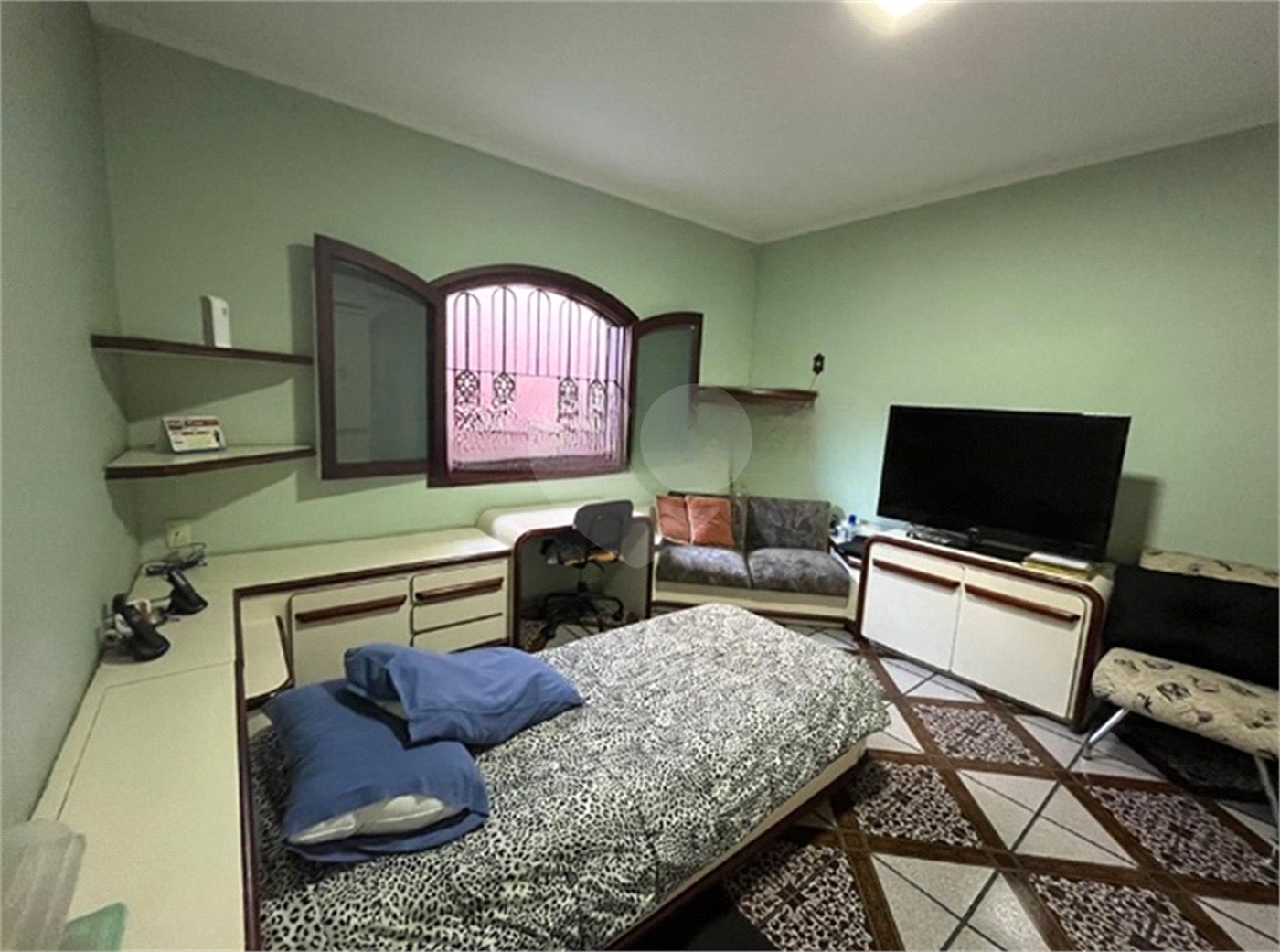 Casa à venda com 4 quartos, sendo 2 suítes, em Vila Rosália, Guarulhos, SP