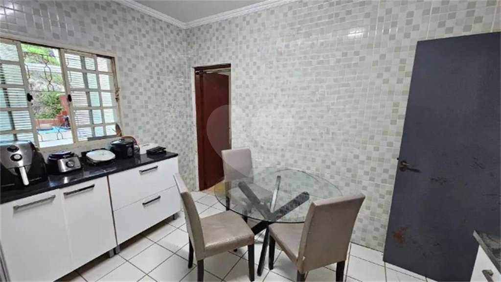 Casa à venda com 3 quartos, sendo 2 suítes, no condomínio Vinhas da Vista Alegre - Lado Café, Vinhedo - SP