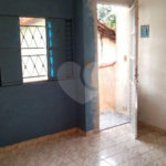 Sobrado à venda com 2 quartos em Tremembé, São Paulo, SP