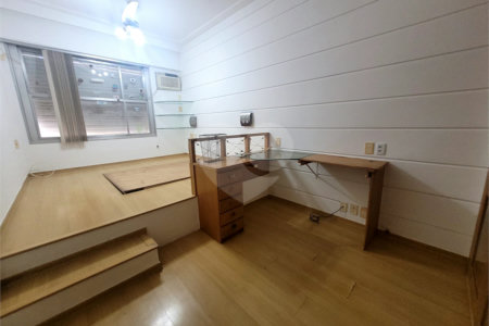 Apartamento à venda com 4 quartos, sendo 1 suíte, em Copacabana, Rio de Janeiro, RJ