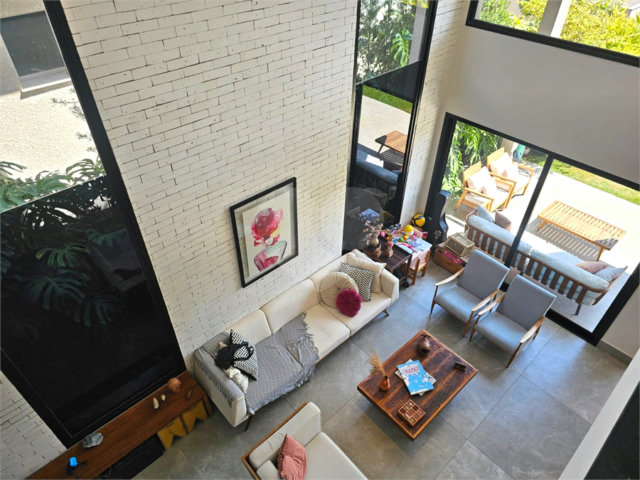 Casa à venda com 4 suítes no condomínio Residencial Itahyê, Santana de Parnaíba - SP