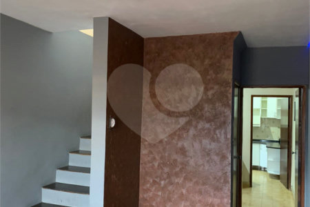 Sobrado à venda com 3 quartos, sendo 1 suíte, em Vila do Castelo, São Paulo, SP