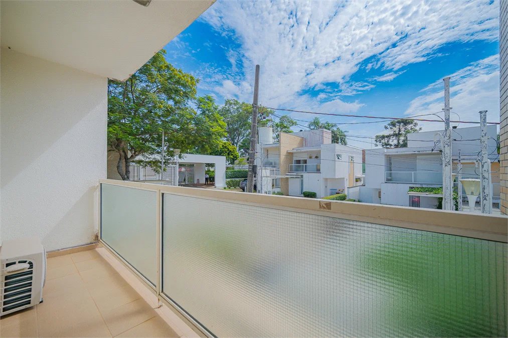 Casa à venda com 3 quartos, sendo 1 suíte,  no condomínio Queluz Vita - Casas, Cotia - SP