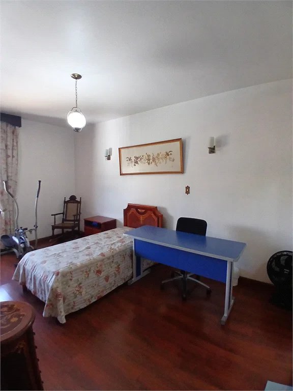 Sobrado à venda com 4 quartos, sendo 2 suítes,  em Jardim Leonor, São Paulo, SP