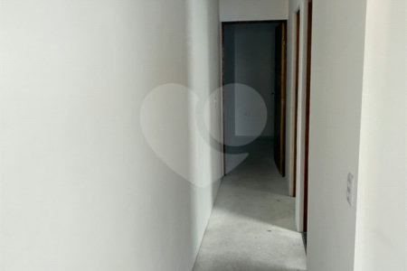 Sobrado à venda com 3 quartos, sendo 1 suíte, em Calmon Viana, Poá, SP