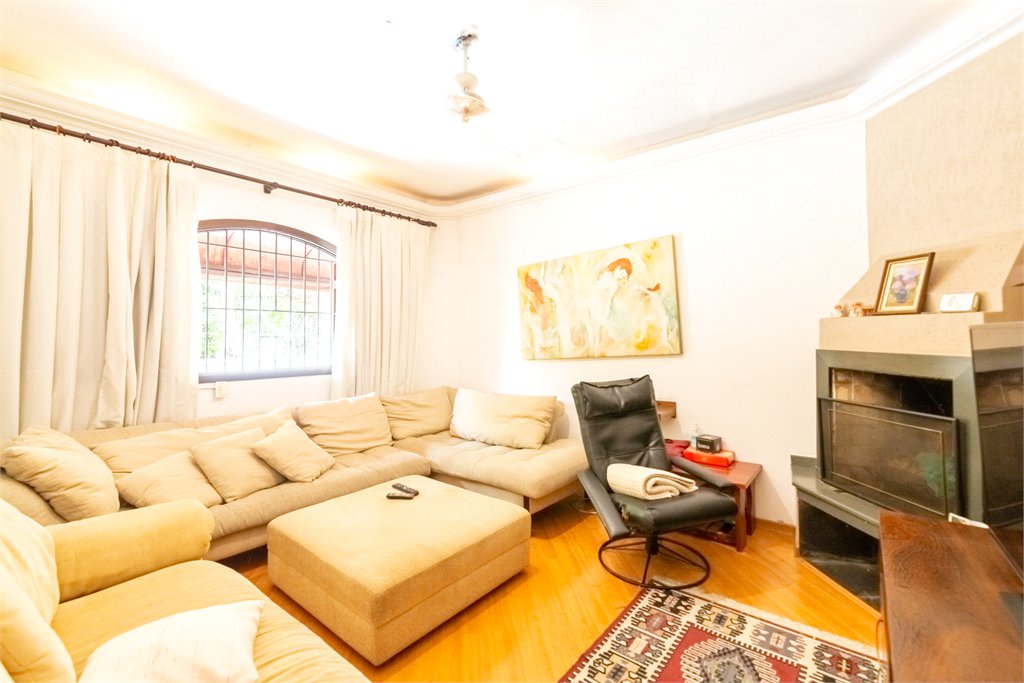 Casa à venda com 4 quartos, sendo 2 suítes, em Campo Belo, São Paulo, SP