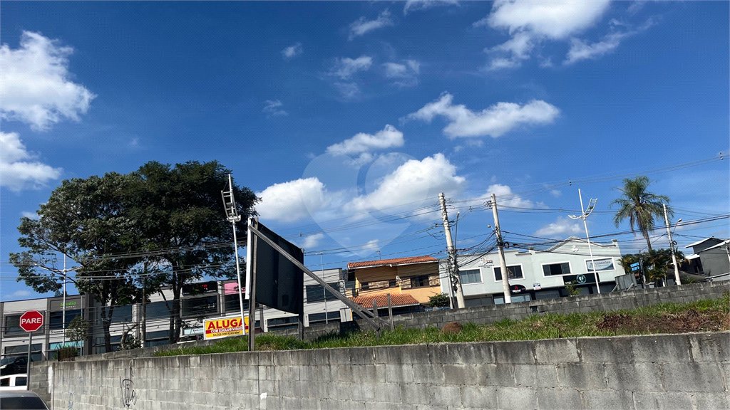 Sobrado para alugar com 3 quartos, sendo 1 suíte, em Vila Petrópolis, Atibaia, SP