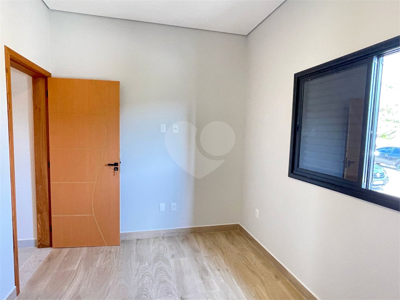 Casa à venda com 3 quartos, sendo 1 suíte, no condomínio Horto Florestal Iii, Sorocaba - SP