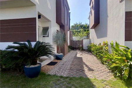 Casa à venda ou para alugar com 4 suítes no condomínio Sambaqui, São Sebastião - SP