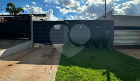 Casa à venda com 3 quartos, sendo 1 suíte,  em Jardim Estoril, Ponta Porã, MS
