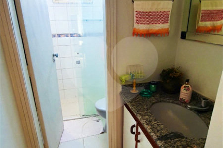 COBERTURA A VENDA NO BAIRRO JARDIM DAS INDUSTRIAS COM 3 DORMITORIOS, 2 SUITES, 2 VAGAS, 214M², SJC