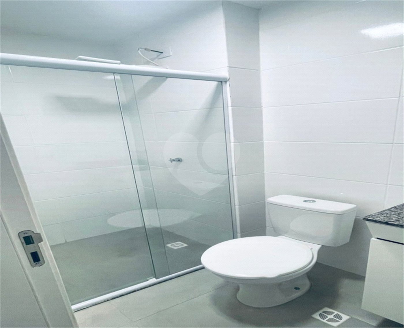 Apartamento à venda com 2 quartos, sendo 1 suíte, no condomínio Parque Dos Girassois, São Carlos - SP