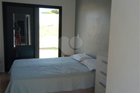 Casa à venda com 3 quartos, sendo 1 suíte, no condomínio Village Ipanema Ii, Araçoiaba da Serra - SP