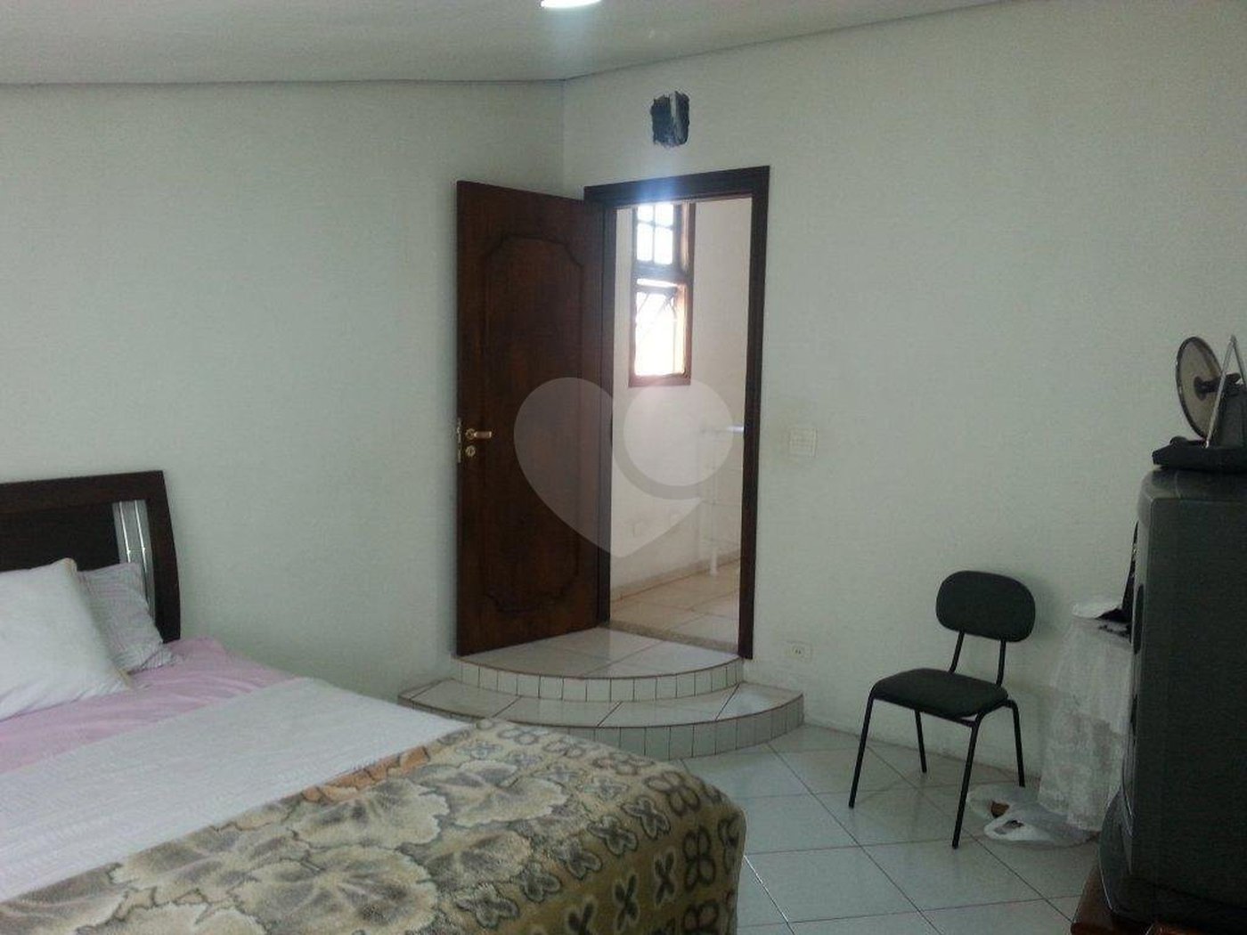 Sobrado à venda ou para alugar com 4 quartos, sendo 1 suíte, em Parada Inglesa, São Paulo, SP