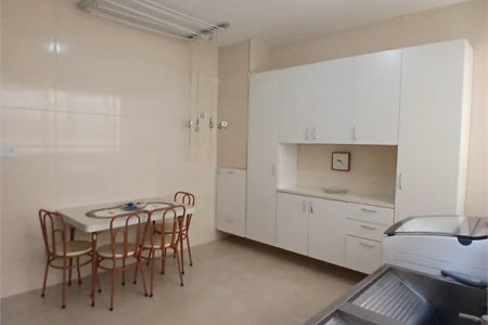 Sobrado à venda com 4 quartos, sendo 2 suítes,  em Jardim Leonor, São Paulo, SP
