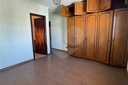 Casa à venda com 4 quartos, sendo 2 suítes,  em Vila Galvão, Guarulhos, SP