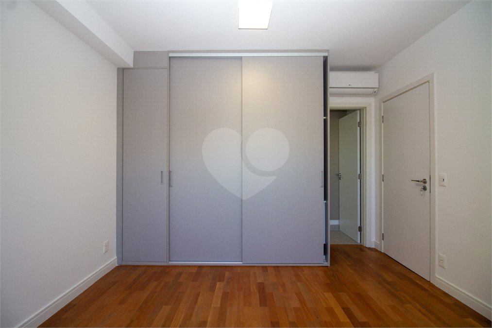 Apartamento à venda ou para alugar com 3 suítes em Jardim Morumbi, São Paulo, SP