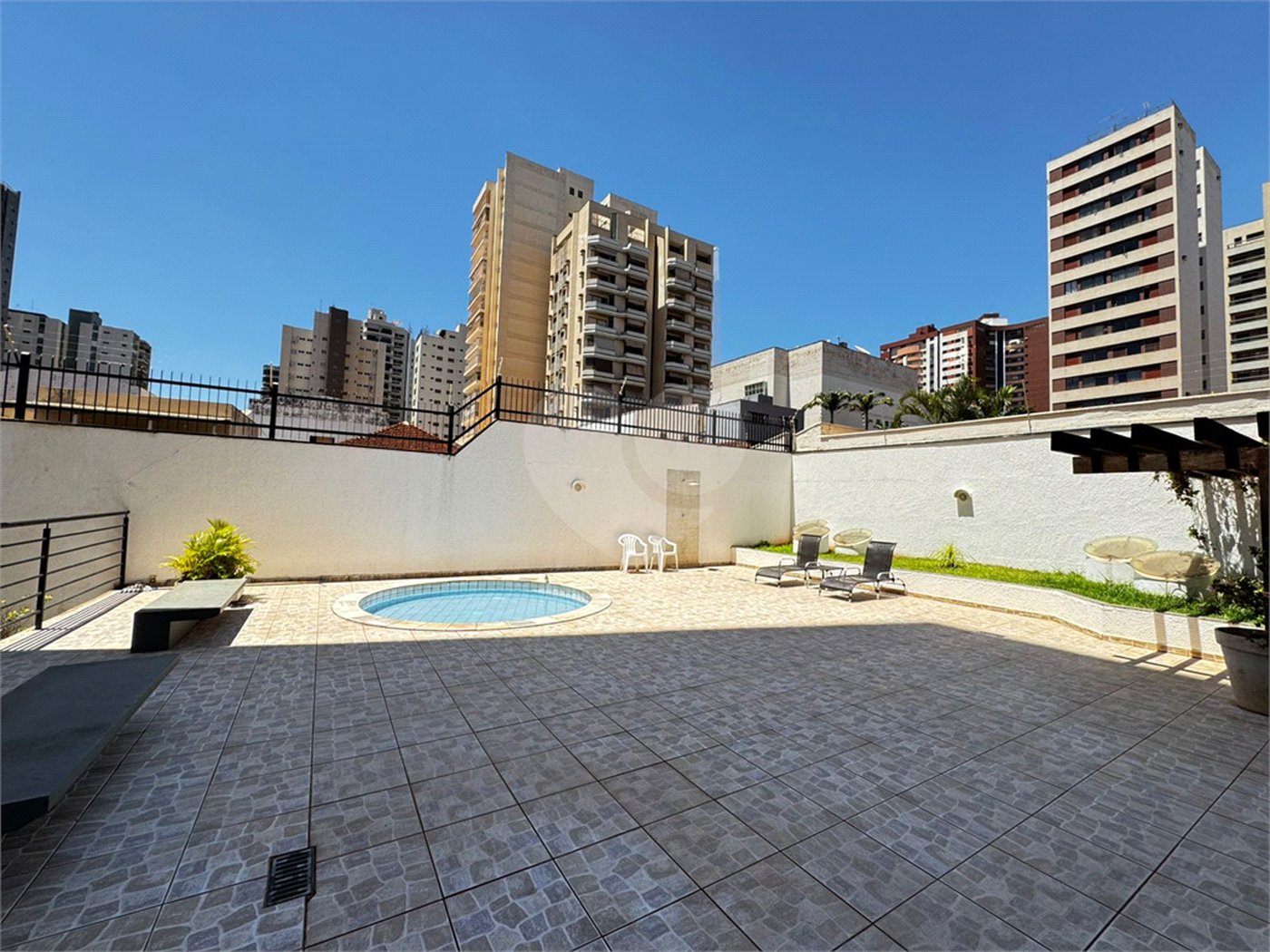 Apartamento à venda com 2 quartos, sendo 1 suíte,  em Vila Seixas, Ribeirão Preto, SP