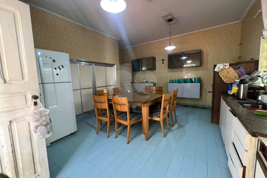 Casa à venda com 4 quartos, sendo 1 suíte,  em Morumbi, São Paulo, SP
