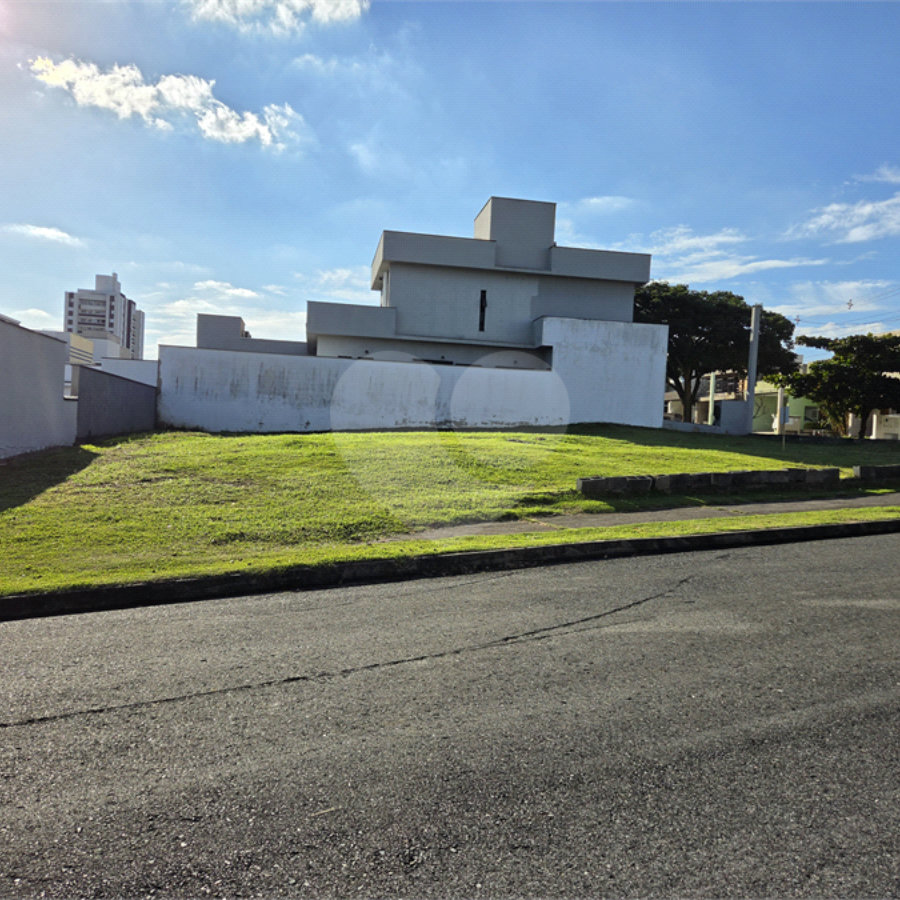 Terreno à venda no condomínio Residencial Le France, Sorocaba - SP